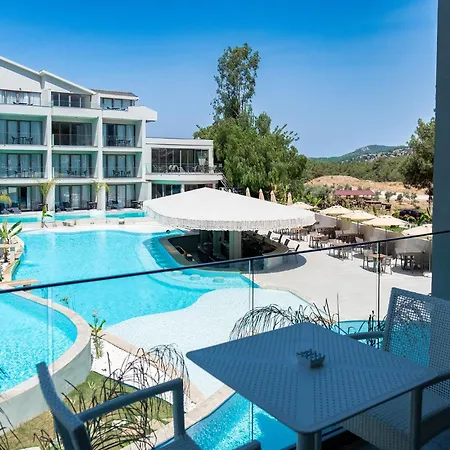 222 Hisaroenue Otel *