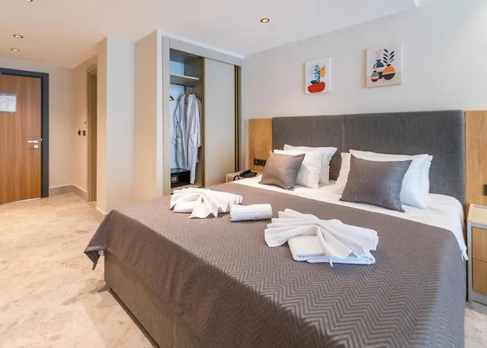 Hotel 222 Hisaroenue