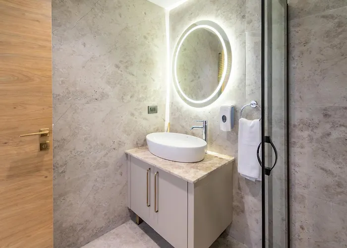 222 Hisaroenue Hotel